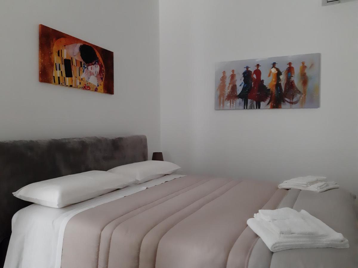 Appartamento Casa Lucia Bari Esterno foto